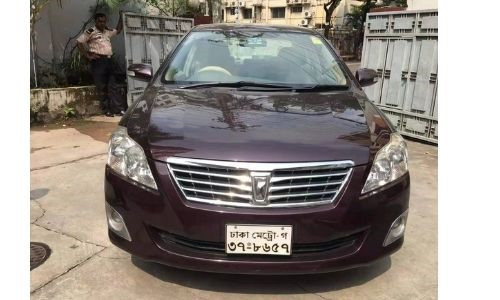 Toyota F Premio 2004